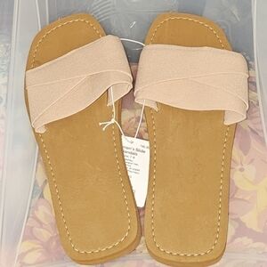 Sun & Sky Cream Crisscross Slide Sandals Women’s 9–10